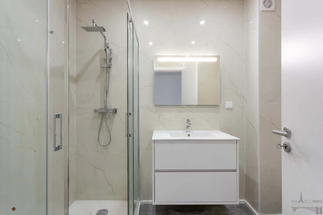 Apartamento T3 para Venda em Quelfes Foto 19