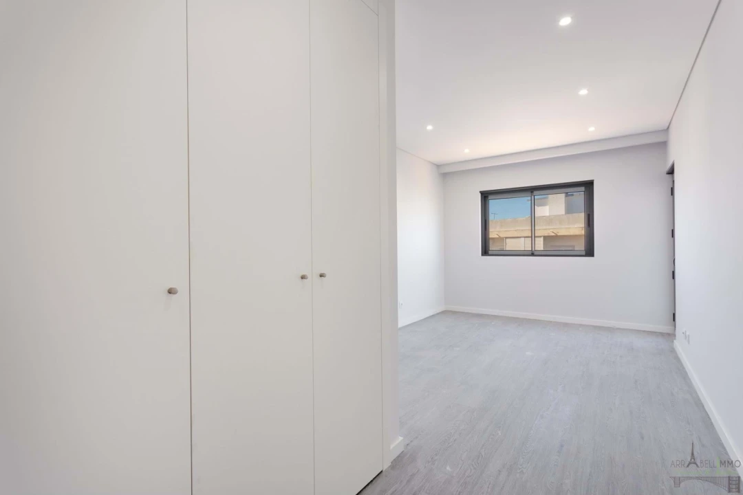 Apartamento T3 para Venda em Quelfes Foto 21