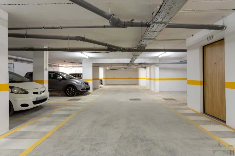 Apartamento T3 para Venda em Quelfes Foto 29