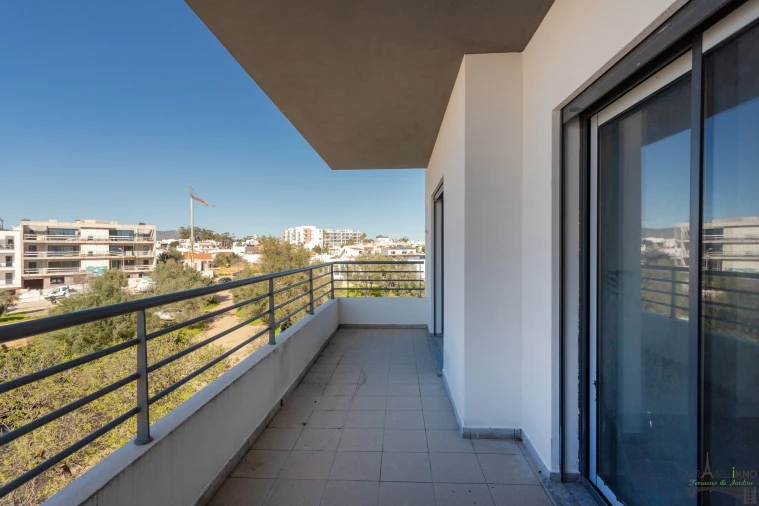 Apartamento T3 para Venda em Quelfes Foto 4