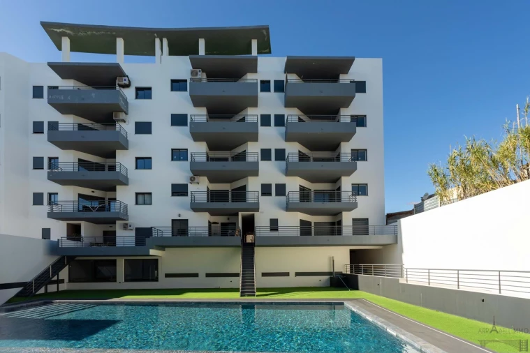 Apartamento T3 para Venda em Quelfes Foto 26