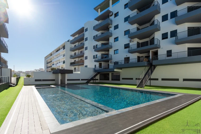 Apartamento T3 para Venda em Quelfes Foto 25