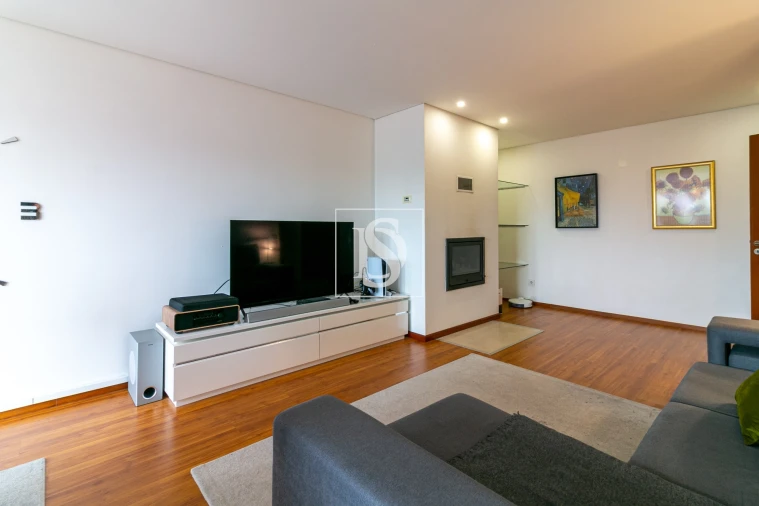 Apartamento T2 para Venda em Braga (Maximinos, Sé e Cividade) Foto 4