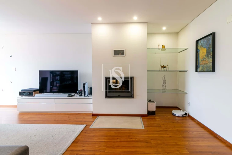 Apartamento T2 para Venda em Braga (Maximinos, Sé e Cividade) Foto 9