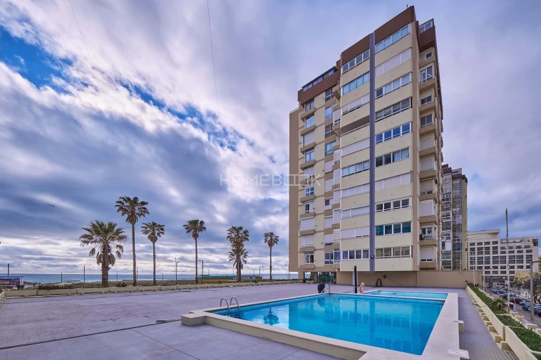 Apartamento T2 para Venda em Costa da Caparica Foto 31