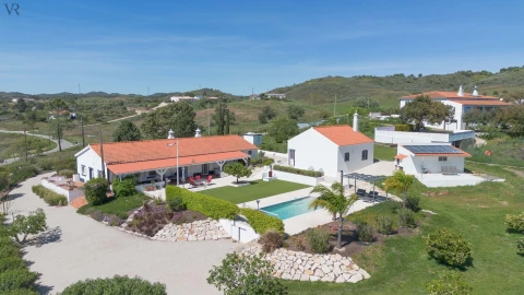 Moradia T4 para Venda em São Bartolomeu de Messines