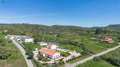 Moradia T4 para Venda em São Bartolomeu de Messines