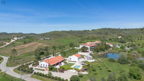 Moradia T4 para Venda em São Bartolomeu de Messines