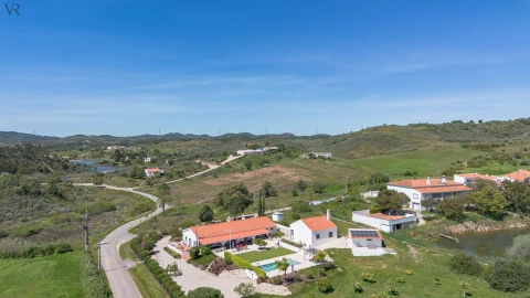 Moradia T4 para Venda em São Bartolomeu de Messines