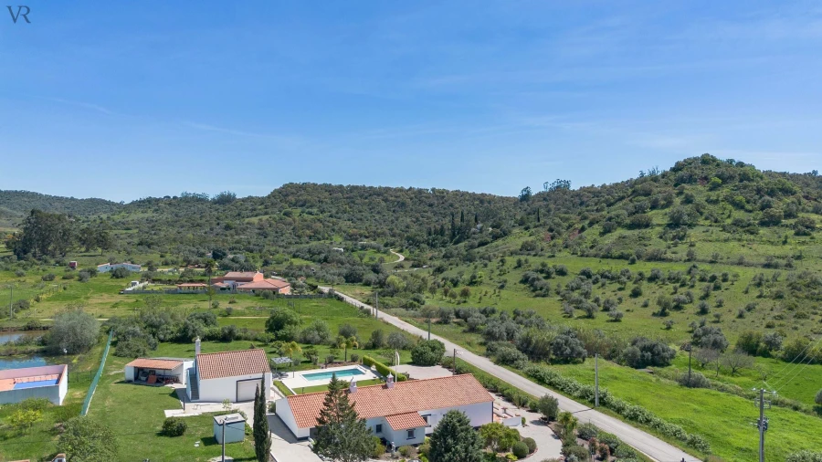 Moradia T4 para Venda em São Bartolomeu de Messines Foto 36