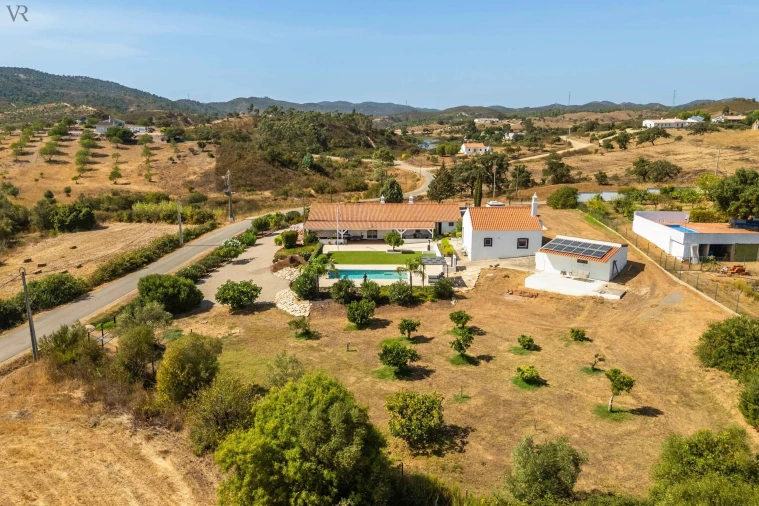 Moradia T4 para Venda em São Bartolomeu de Messines Foto 34