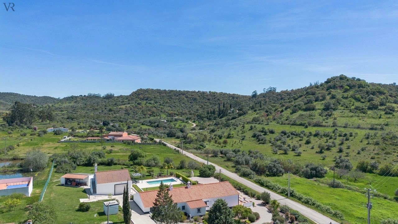 Moradia T4 para Venda em São Bartolomeu de Messines Foto 36