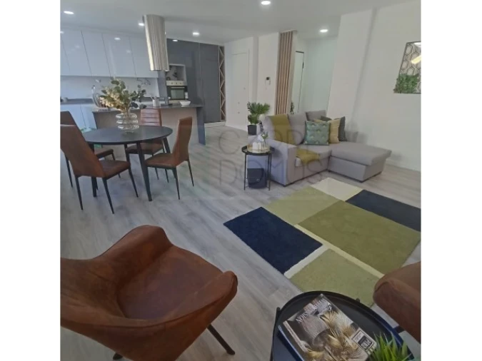 Apartamento T3 para Venda em Benfica Foto 1