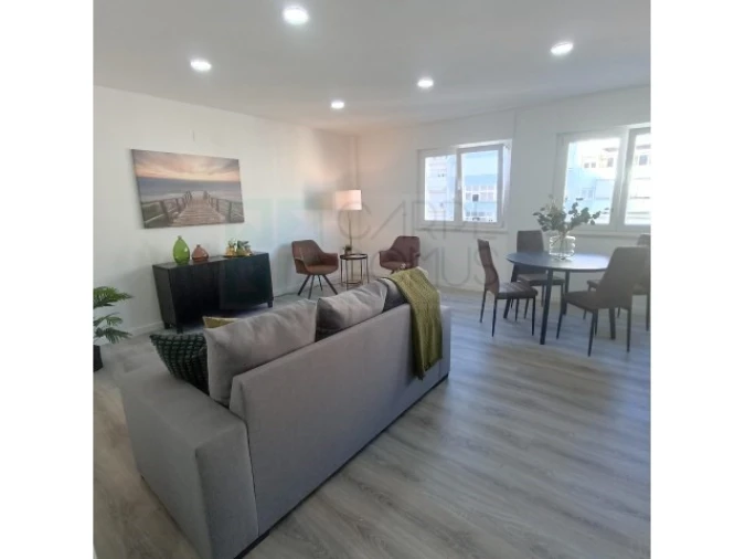 Apartamento T3 para Venda em Benfica Foto 3