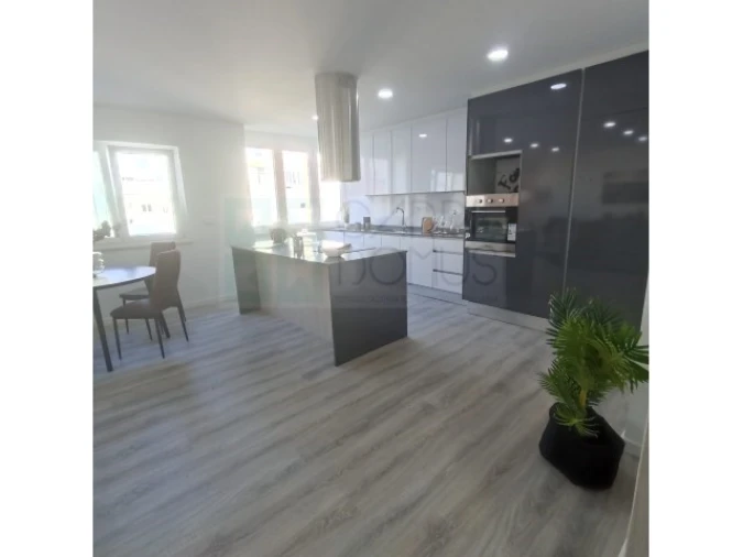 Apartamento T3 para Venda em Benfica Foto 6