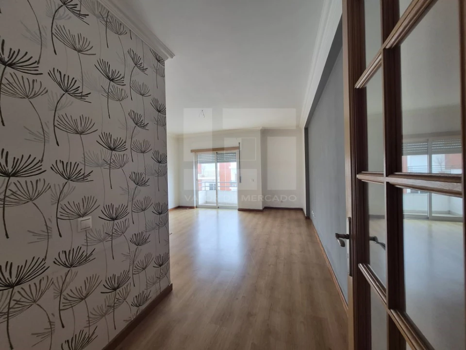 Apartamento T2 para Venda em Laranjeiro e Feijó Foto 4