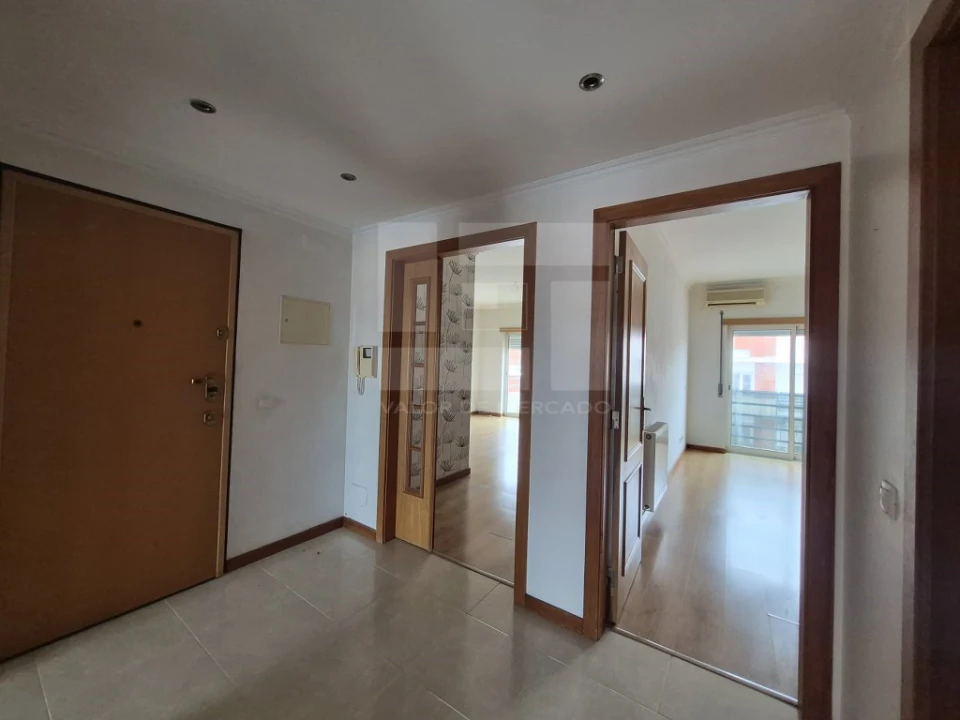 Apartamento T2 para Venda em Laranjeiro e Feijó Foto 24