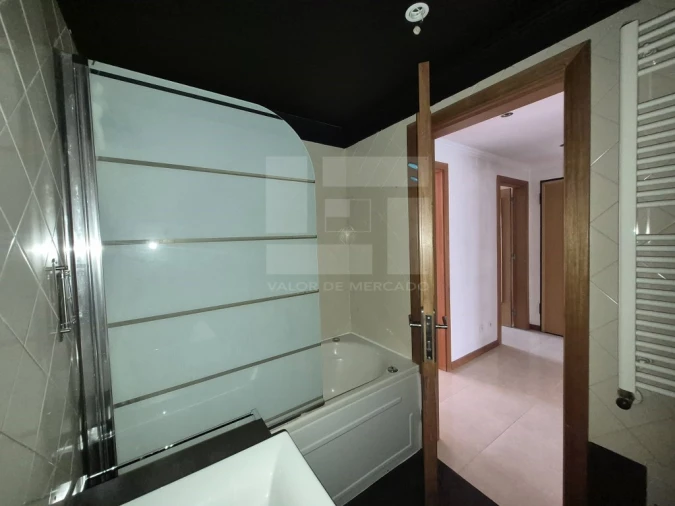 Apartamento T2 para Venda em Laranjeiro e Feijó Foto 8