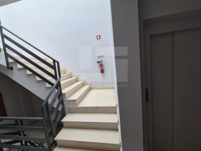 Apartamento T2 para Venda em Laranjeiro e Feijó Foto 22