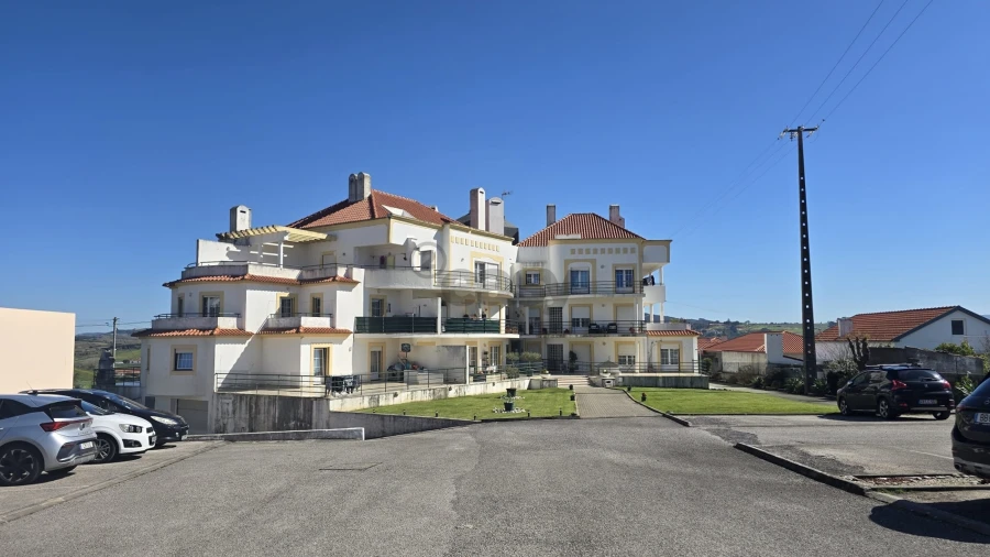 Apartamento T2 para Venda em Azueira e Sobral da Abelheira