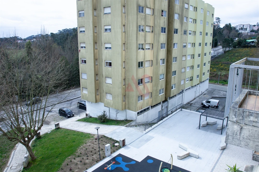 Apartamento T2 para Venda em São João da Madeira Foto 1