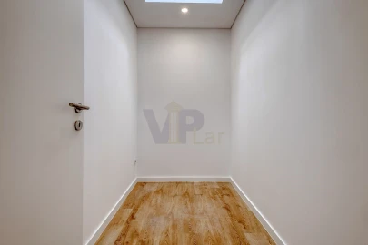 Moradia T2 para Venda em Paranhos