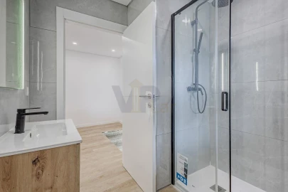 Moradia T2 para Venda em Paranhos