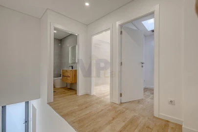 Moradia T2 para Venda em Paranhos