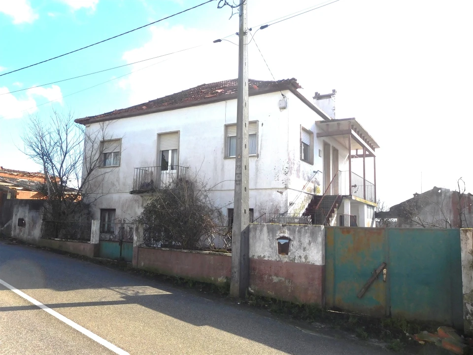 Moradia T3 para Venda em Marrazes e Barosa Foto 1