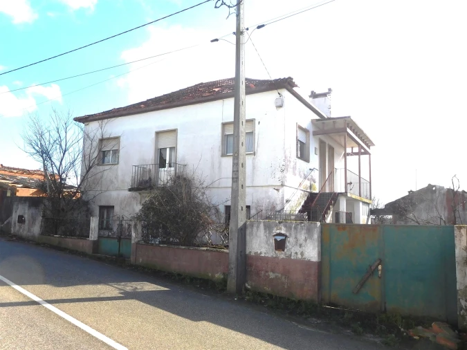 Moradia T3 para Venda em Marrazes e Barosa Foto 1