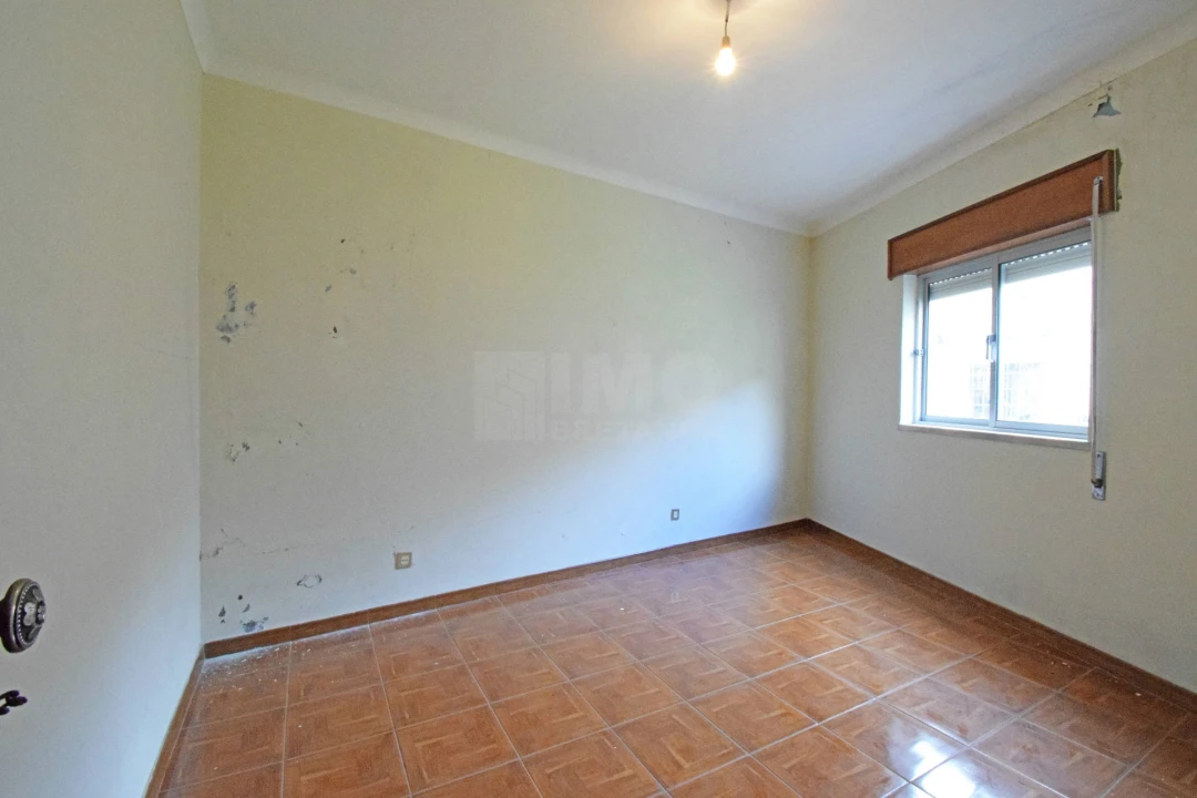 Moradia T5 para Venda em Orjais Foto 23