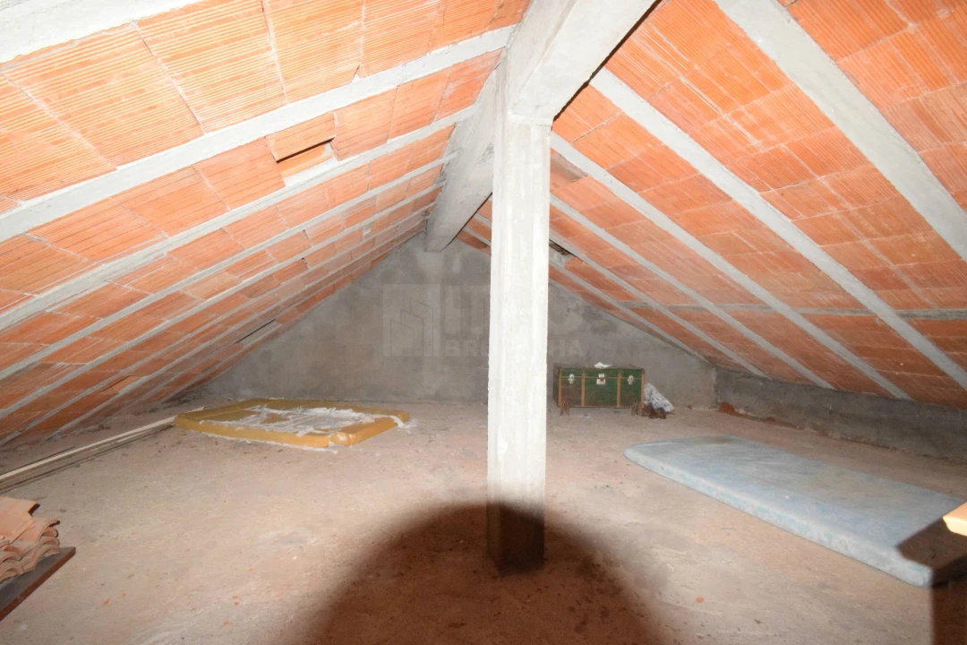 Moradia T5 para Venda em Orjais Foto 26