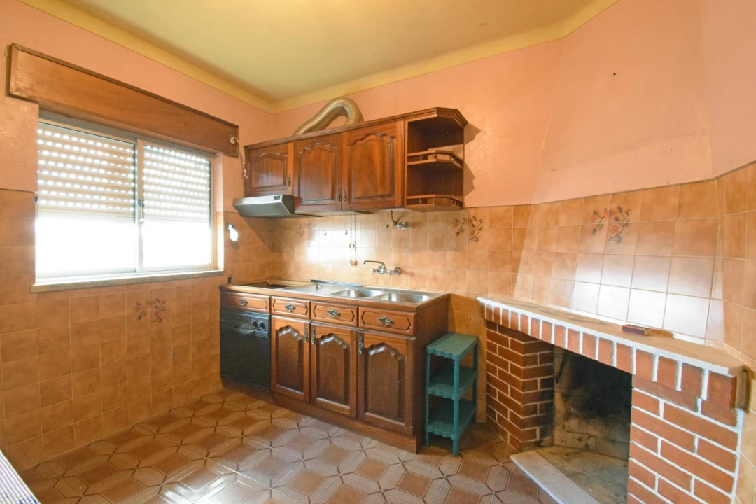 Moradia T5 para Venda em Orjais Foto 2