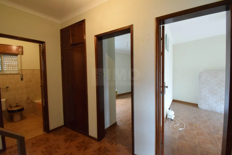 Moradia T5 para Venda em Orjais Foto 24