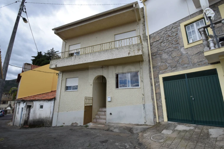 Moradia T5 para Venda em Orjais Foto 1