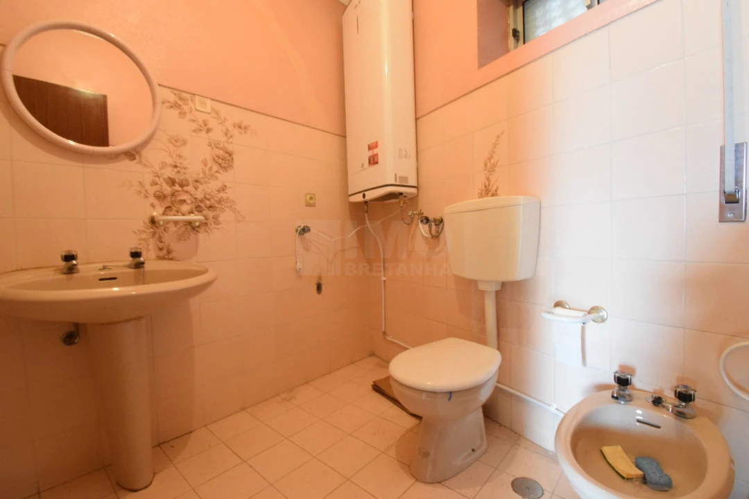 Moradia T5 para Venda em Orjais Foto 11