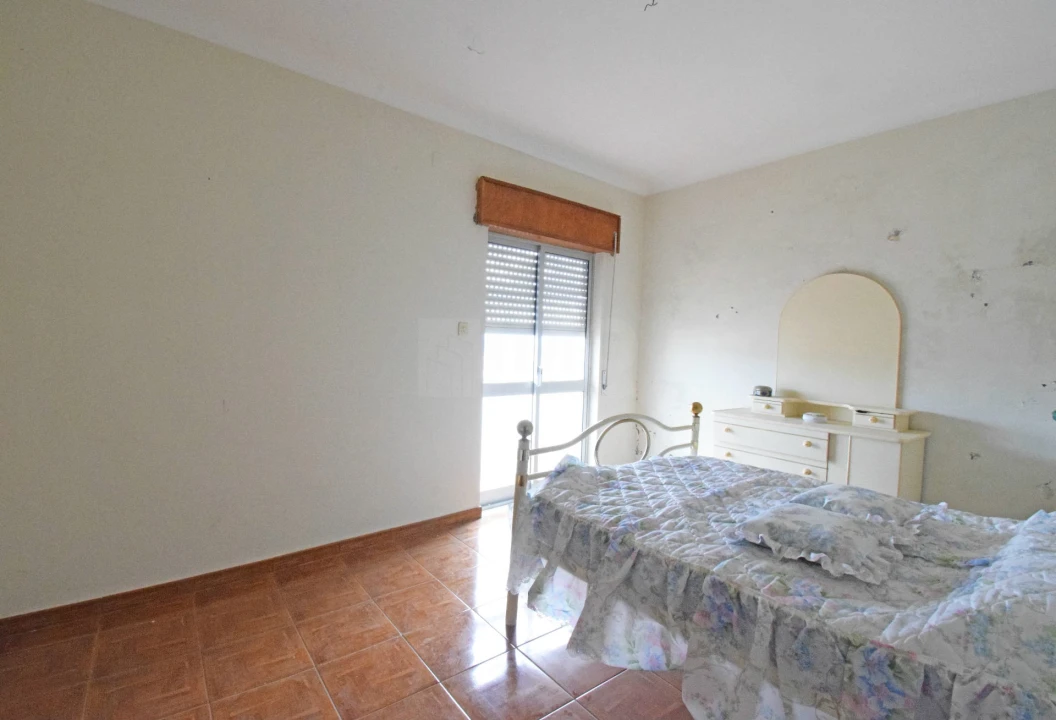 Moradia T5 para Venda em Orjais Foto 13