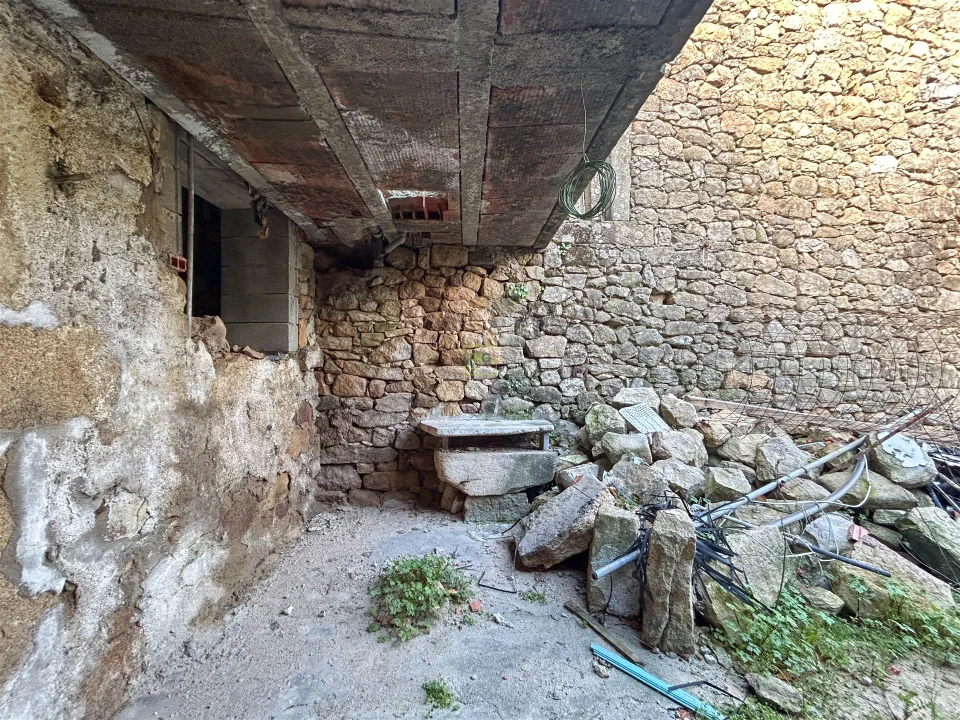 Moradia T2 para Venda em Alcains Foto 12