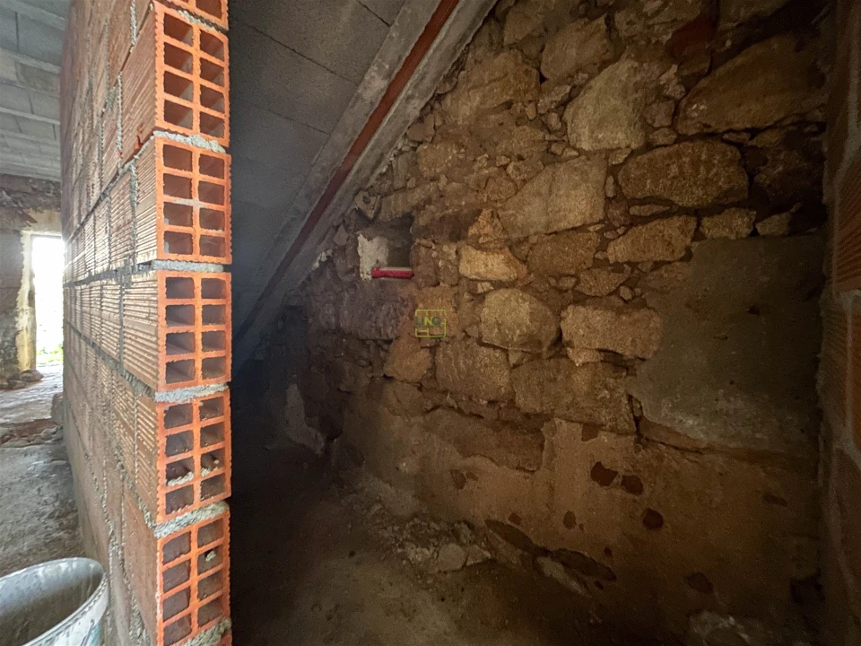 Moradia T2 para Venda em Alcains Foto 5