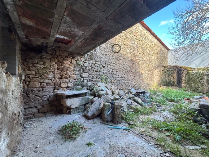 Moradia T2 para Venda em Alcains Foto 10