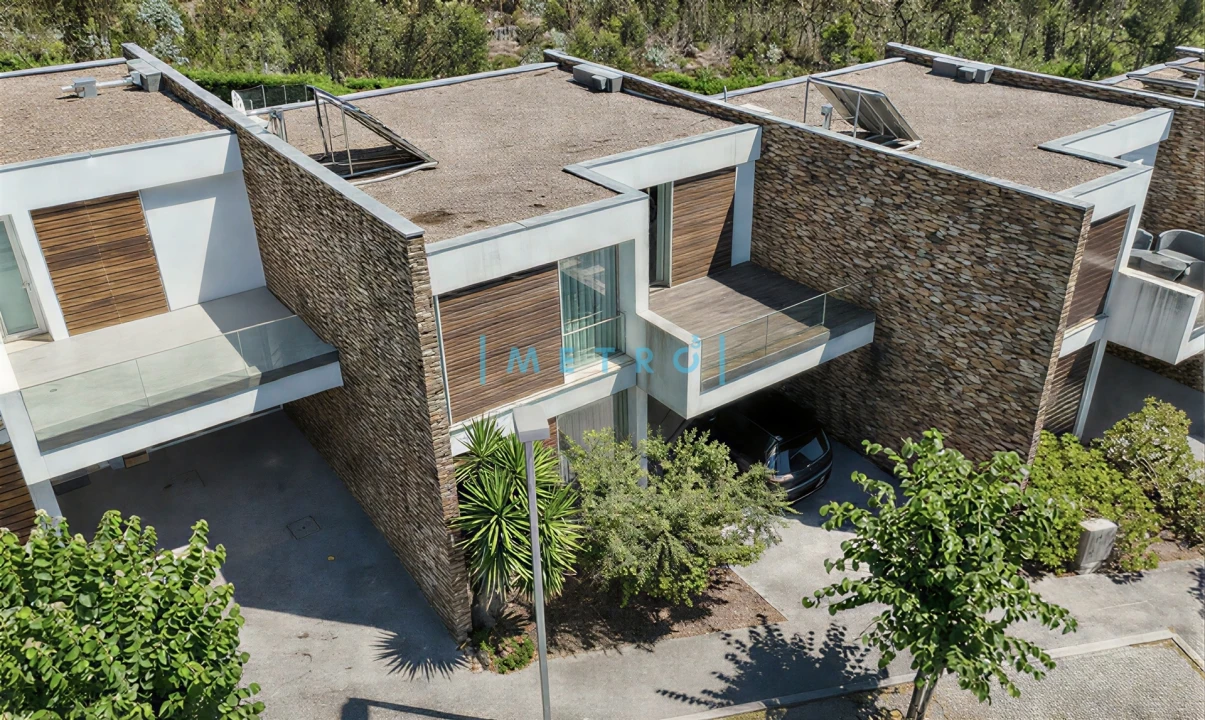 Moradia T3 para Venda em Água Longa Foto 11