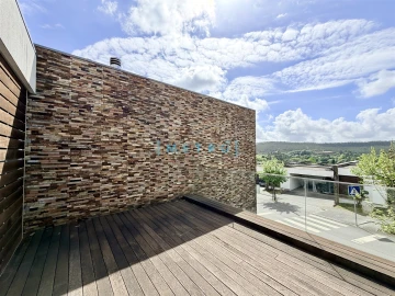 Moradia T3 para Venda em Água Longa