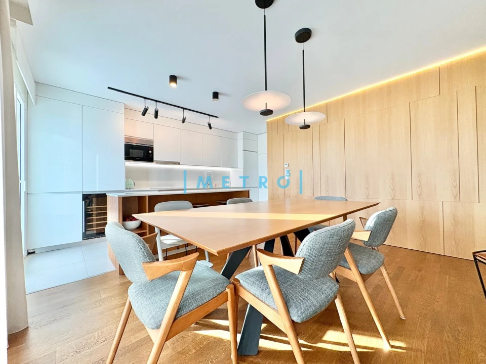 Apartamento T2 para Arrendamento em Lordelo do Ouro e Massarelos Foto 5