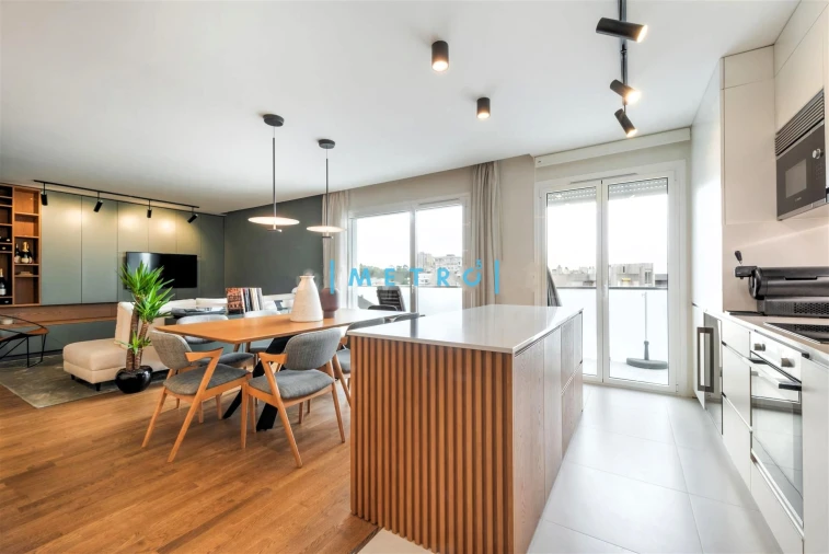 Apartamento T2 para Arrendamento em Lordelo do Ouro e Massarelos Foto 1