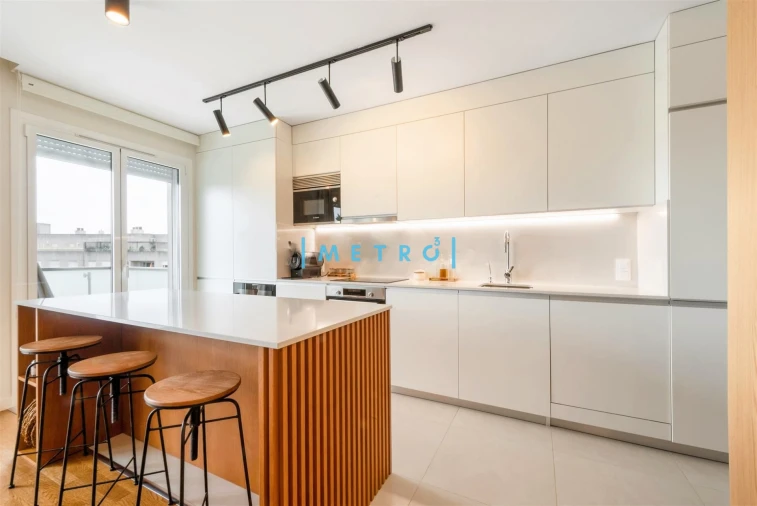 Apartamento T2 para Arrendamento em Lordelo do Ouro e Massarelos Foto 11