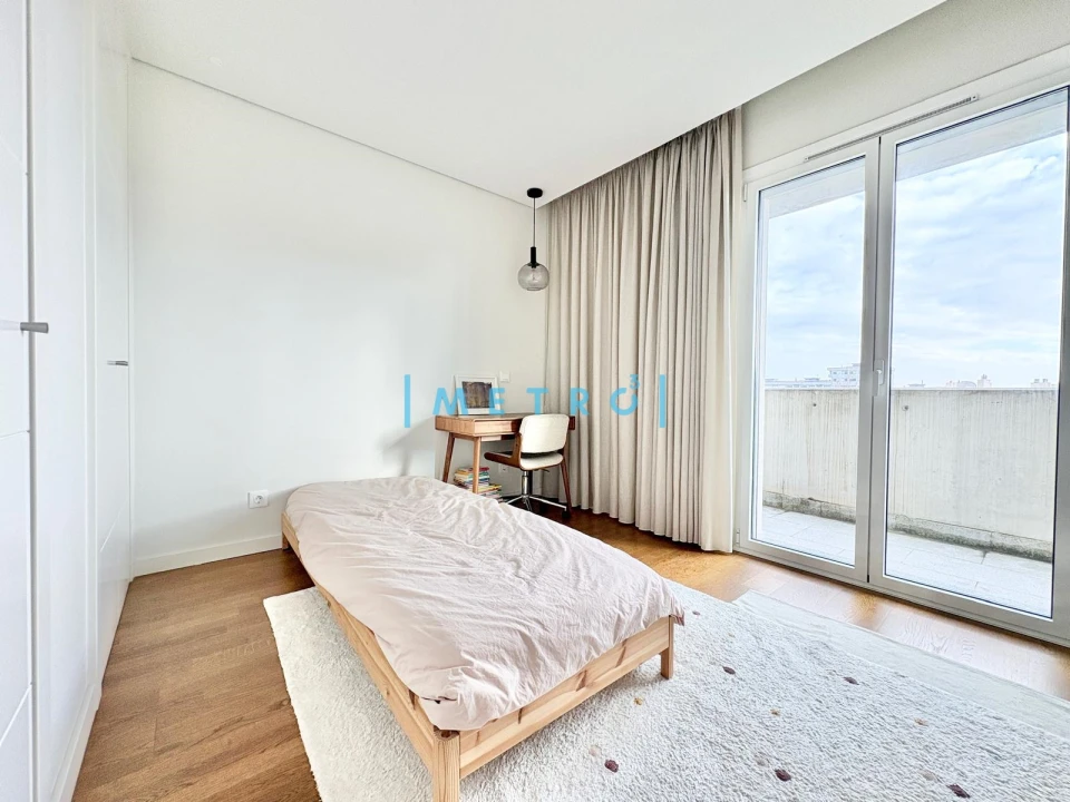 Apartamento T2 para Arrendamento em Lordelo do Ouro e Massarelos Foto 23