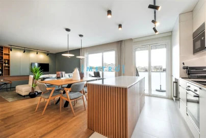 Apartamento T2 para Venda em Lordelo do Ouro e Massarelos