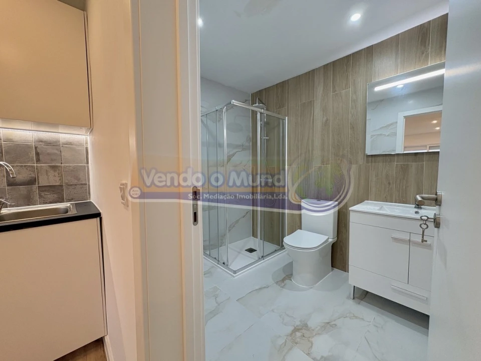 Apartamento T1 para Venda em Vila Franca de Xira Foto 18