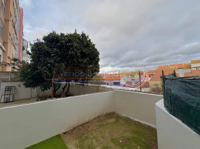Apartamento T1 para Venda em Vila Franca de Xira Foto 9