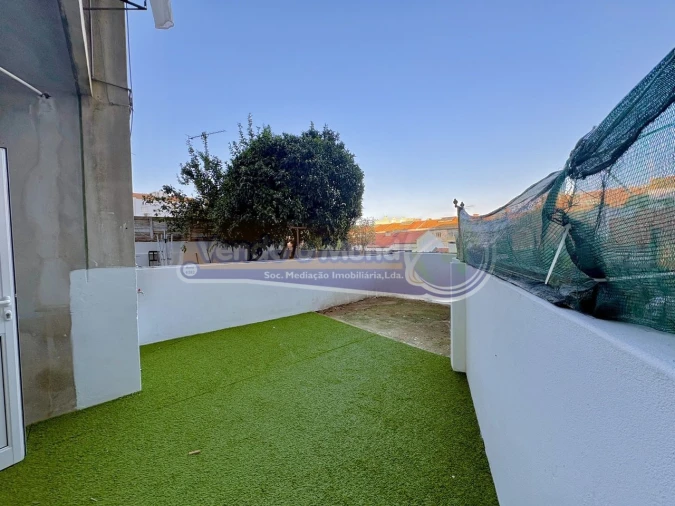 Apartamento T1 para Venda em Vila Franca de Xira Foto 2